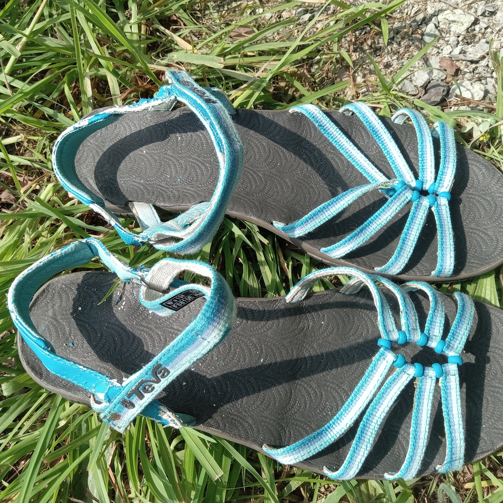Womens Size 10 Teva Kayenta Blue Sandals
